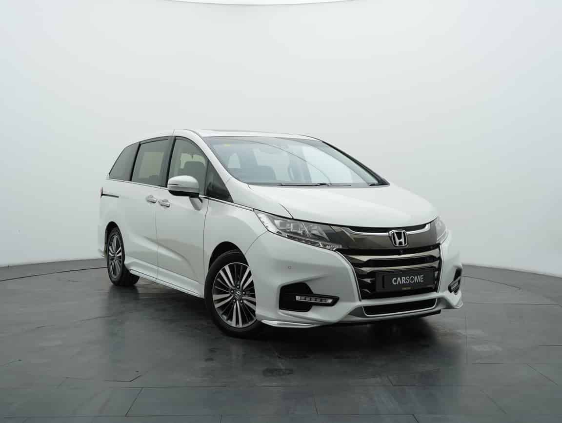 Honda_Odyssey_2018_White_B2C_CARSOME