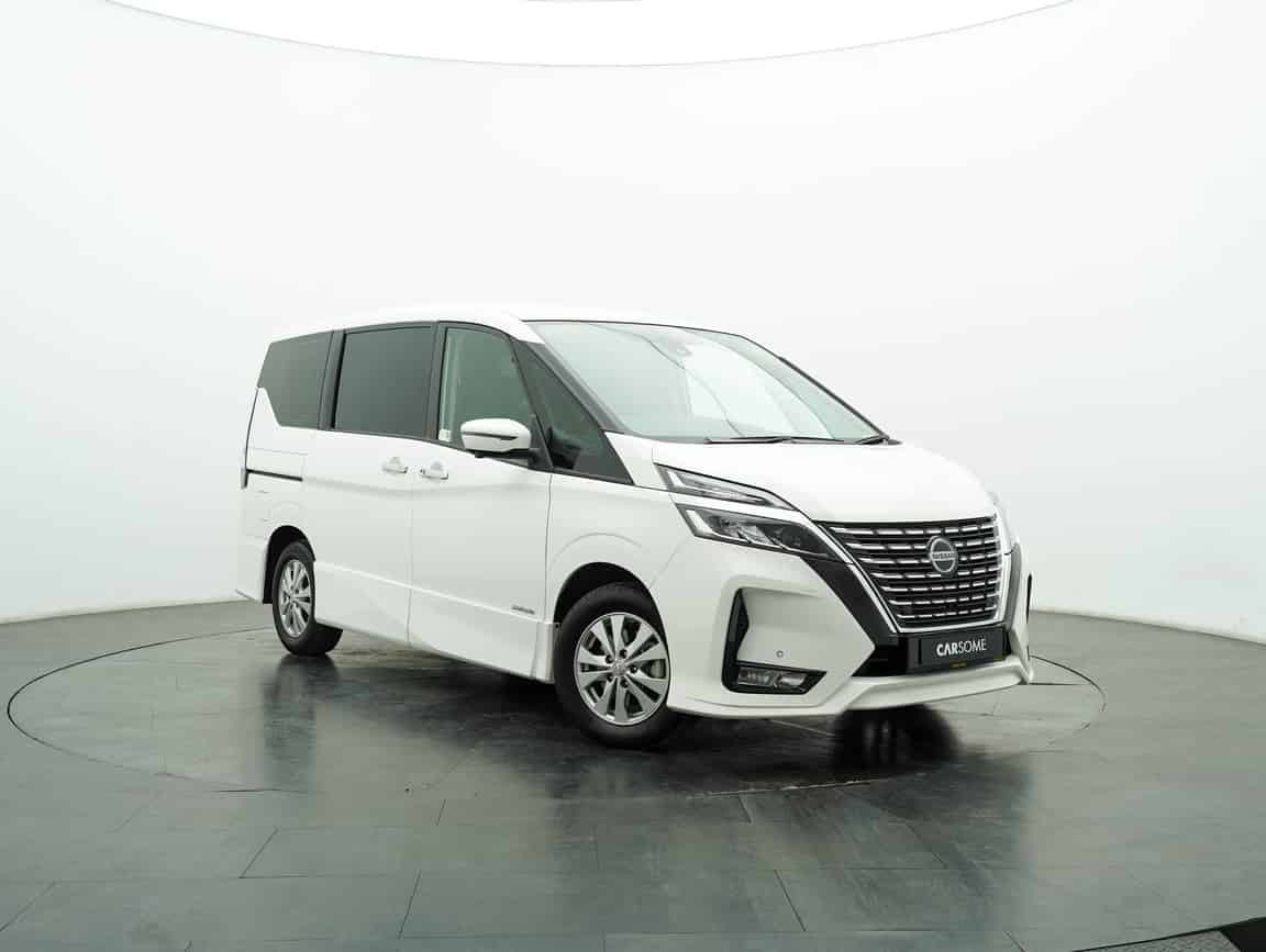 Nissan_Serena_2023_White_B2C_CARSOME