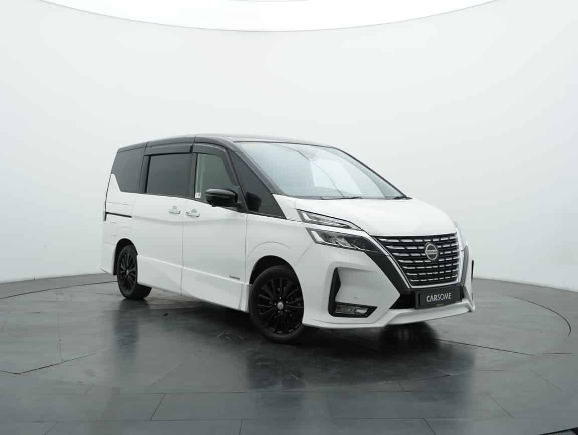 Nissan_Serena_2022_White_B2C_CARSOME