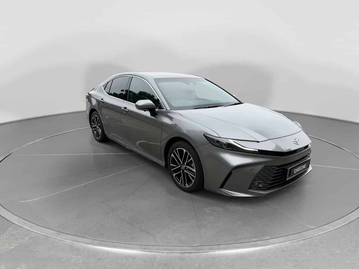 Toyota_Camry_2025_Gray_B2C_CARSOME