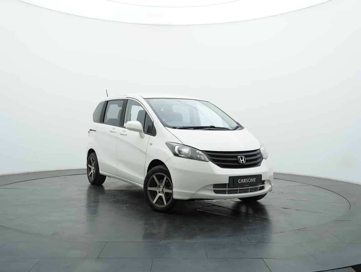 Honda_Freed_2012_Putih_B2C_CARSOME