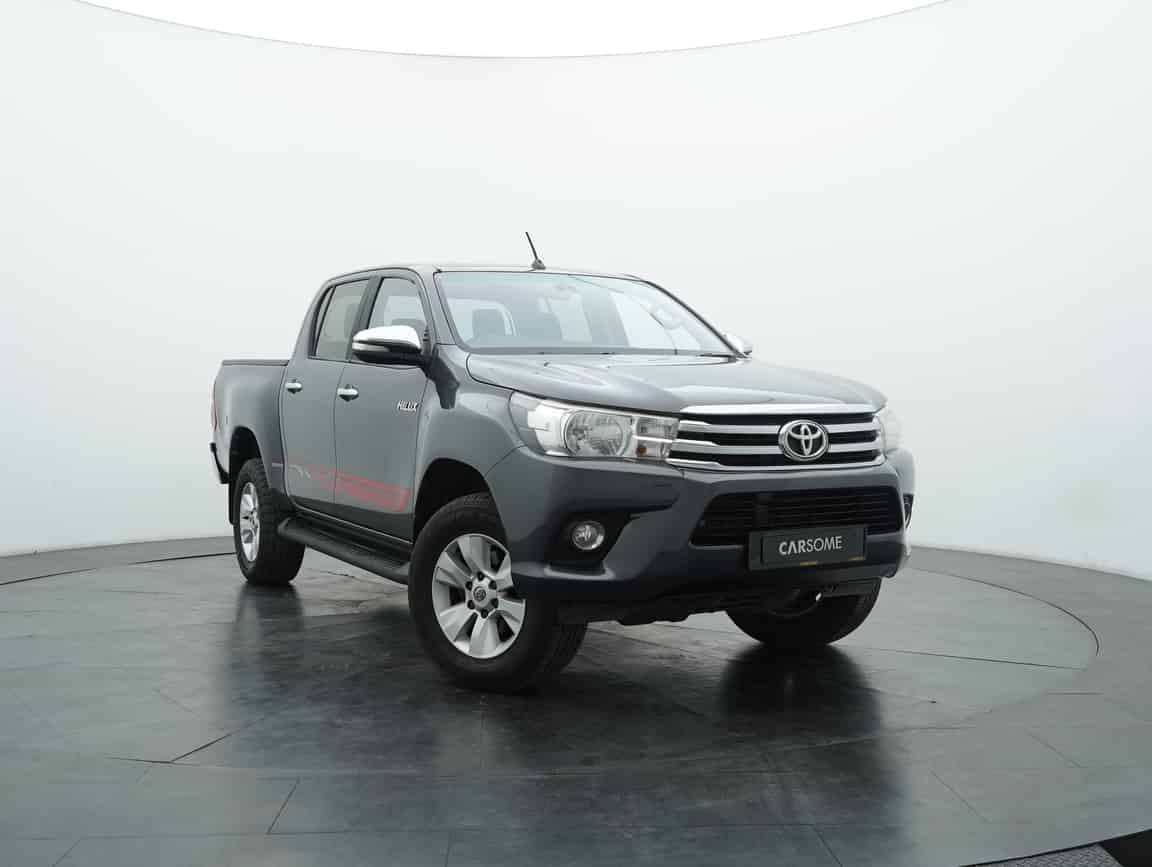 Toyota_Hilux_2016_Gray_B2C_CARSOME