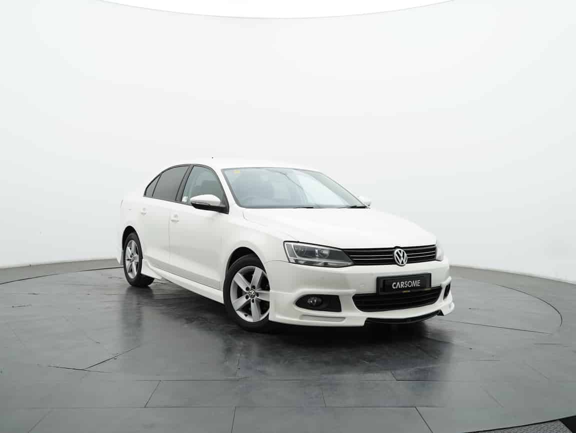 Volkswagen_Jetta_2014_White_B2C_CARSOME