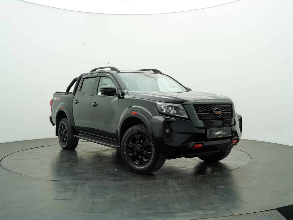 Nissan_Navara_2021_Black_B2C_CARSOME