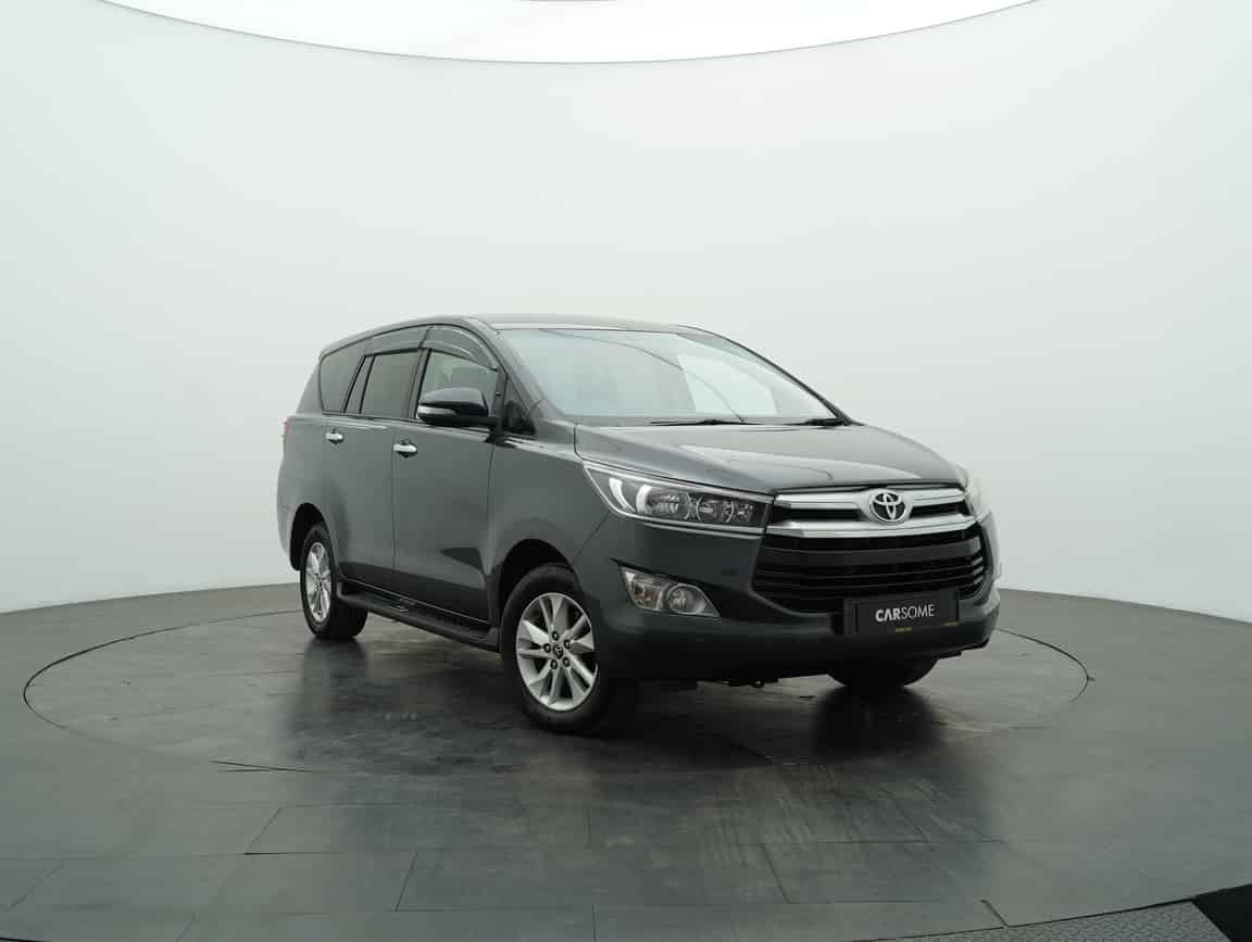 Toyota_Innova_2017_Gray_B2C_CARSOME