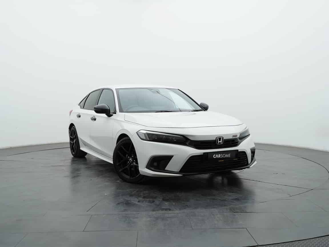Honda_Civic_2022_White_B2C_CARSOME