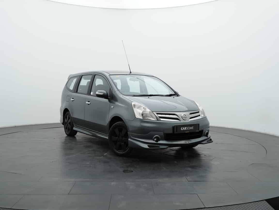Nissan_Grand Livina_2013_Kelabu_B2C_CARSOME