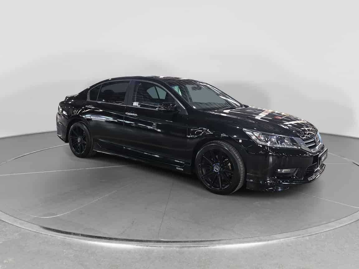 Honda_Accord_2015_Black_B2C_CARSOME