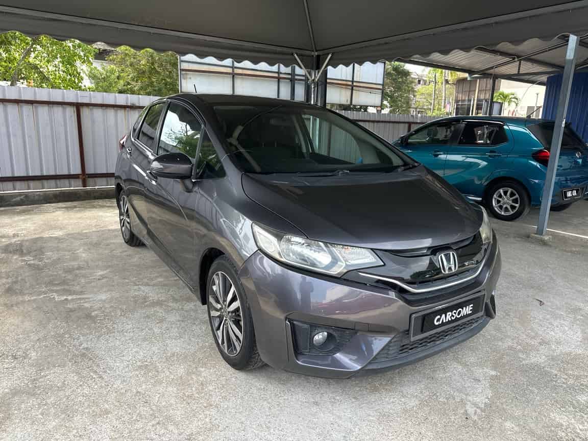 Honda_Jazz_2015_Kelabu_B2C_CARSOME