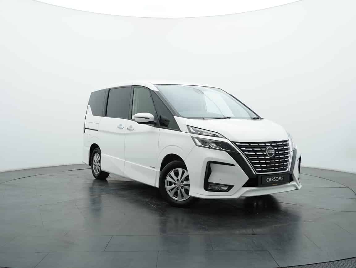 Nissan_Serena_2022_White_B2C_CARSOME