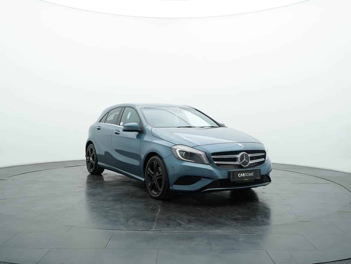 Mercedes-Benz_A180_2015_Blue_B2C_CARSOME