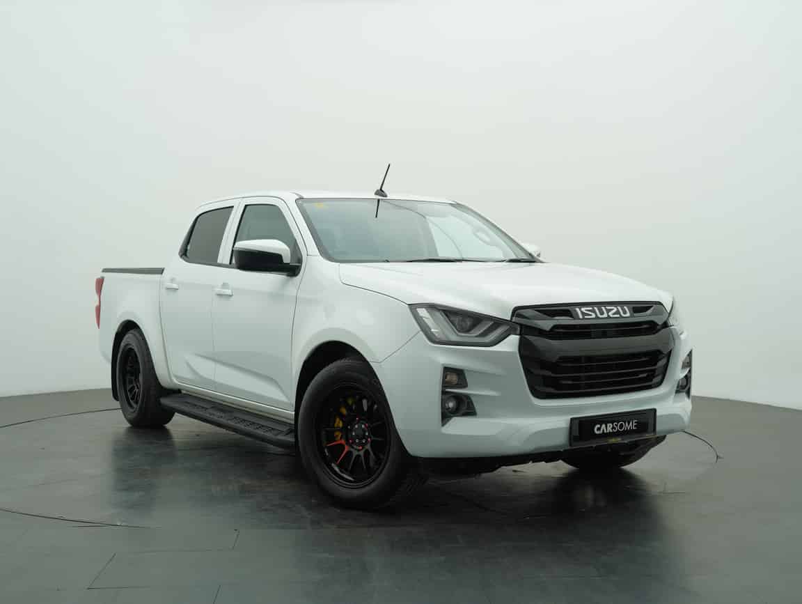 Isuzu_D-Max_2023_White_B2C_CARSOME