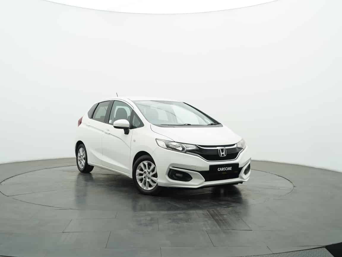 Honda_Jazz_2017_White_B2C_CARSOME