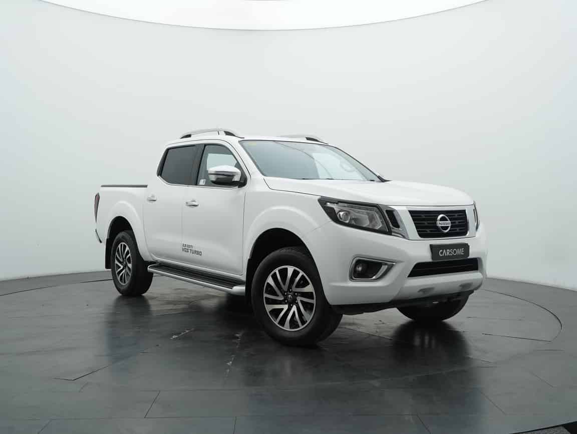 Nissan_Navara_2018_White_B2C_CARSOME