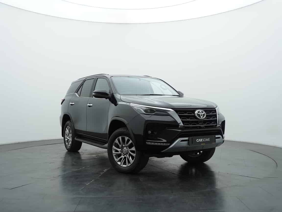 Toyota_Fortuner_2021_Black_B2C_CARSOME