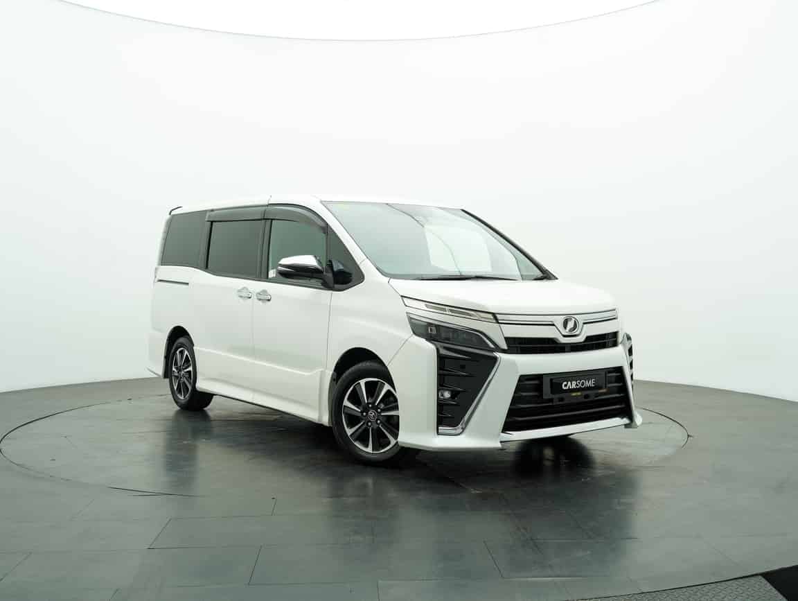 Toyota_Voxy_2018_Putih_B2C_CARSOME