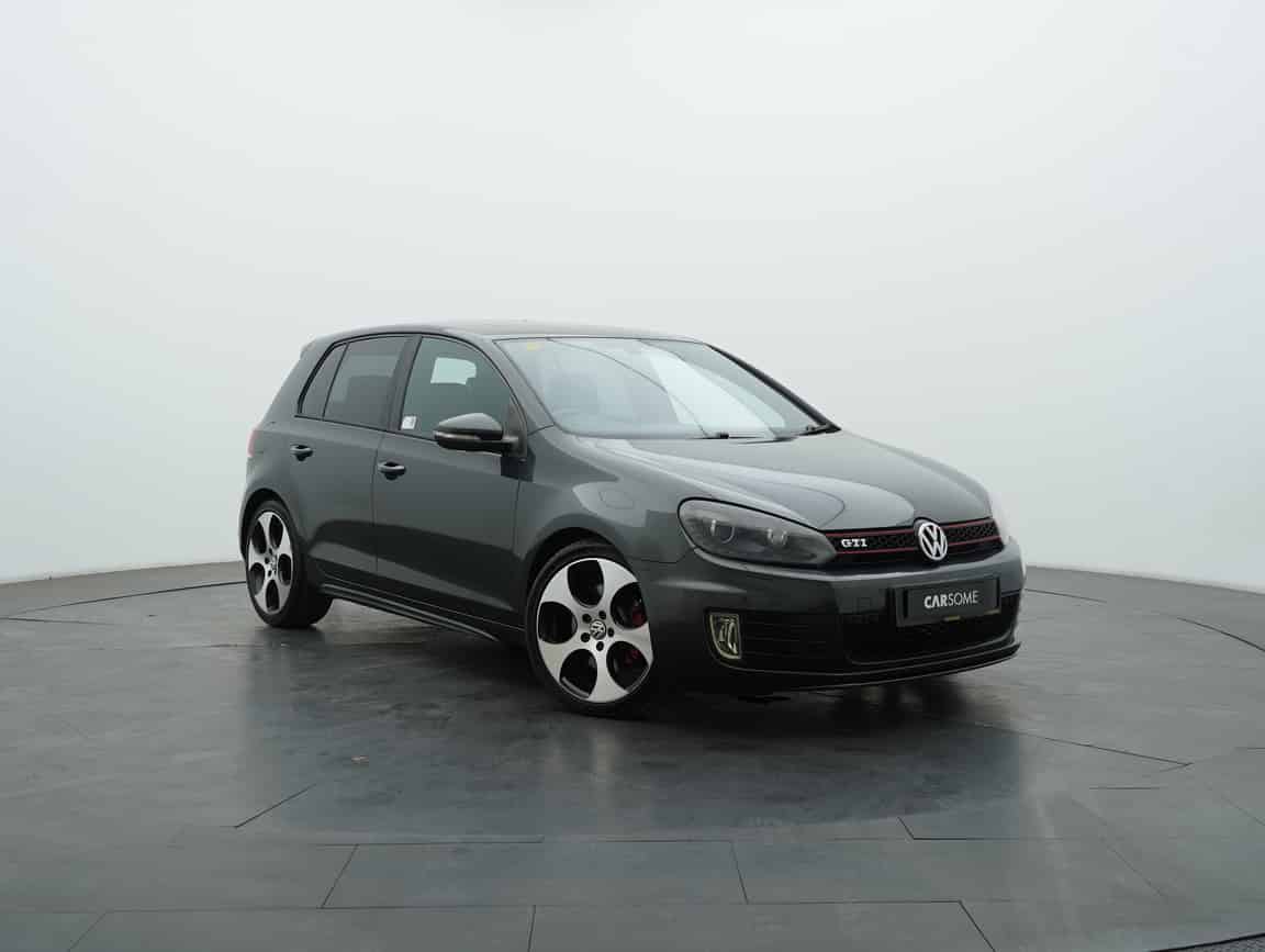 Volkswagen_Golf_2011_Gray_B2C_CARSOME