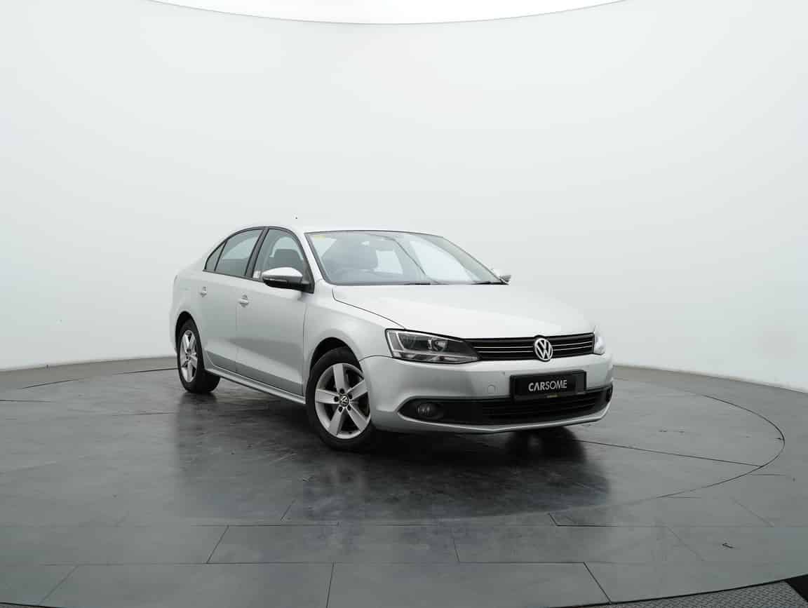 Volkswagen_Jetta_2014_Silver_B2C_CARSOME