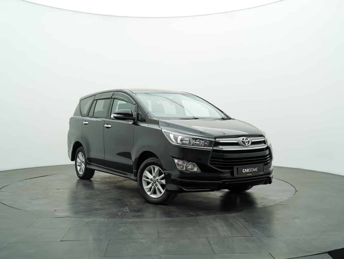 Toyota_Innova_2017_Black_B2C_CARSOME