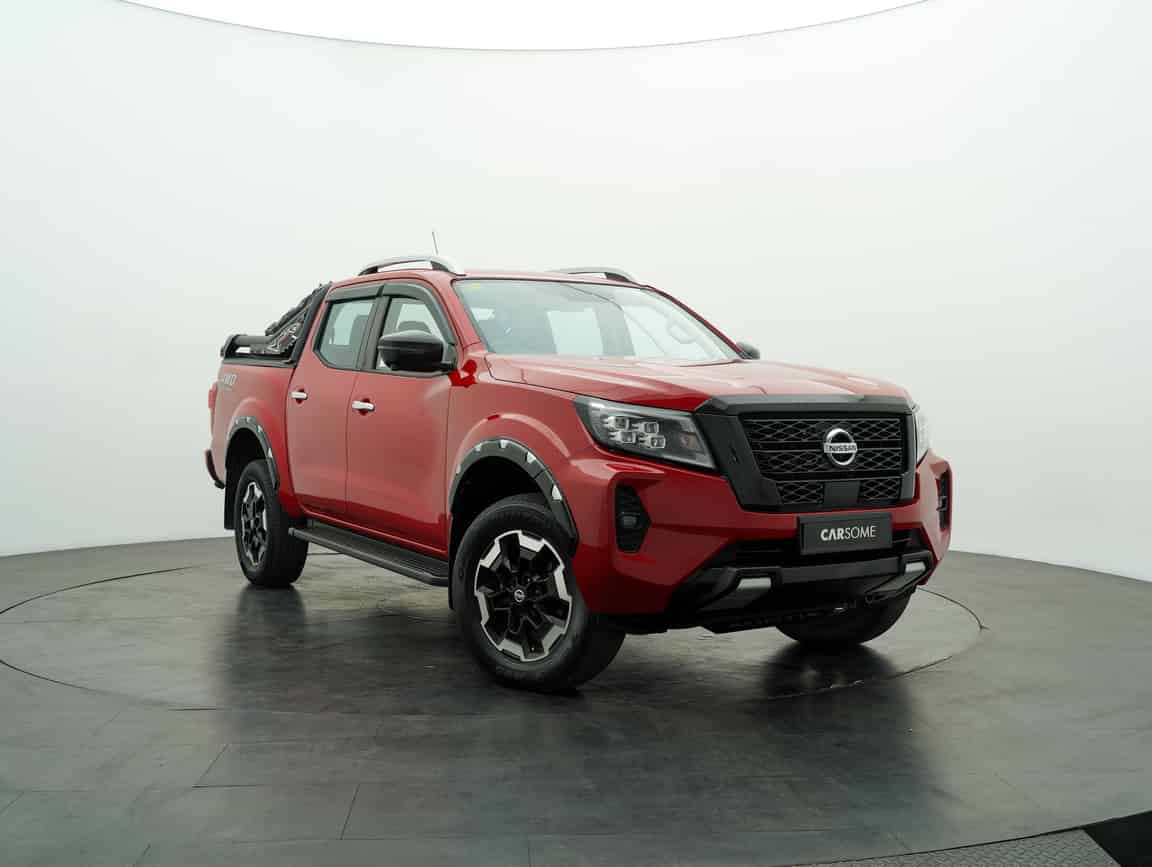 Nissan_Navara_2023_Red_B2C_CARSOME