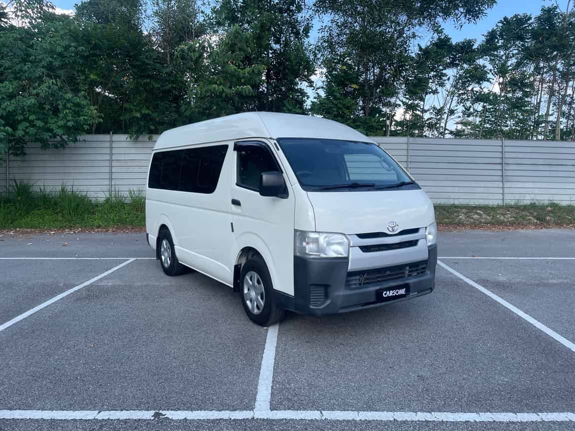 Toyota_Hiace_2016_Putih_B2C_CARSOME