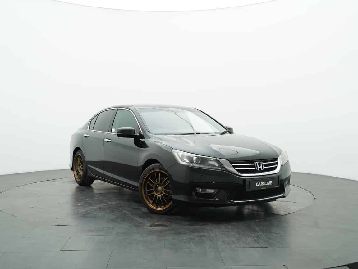 Honda_Accord_2014_Hitam_B2C_CARSOME