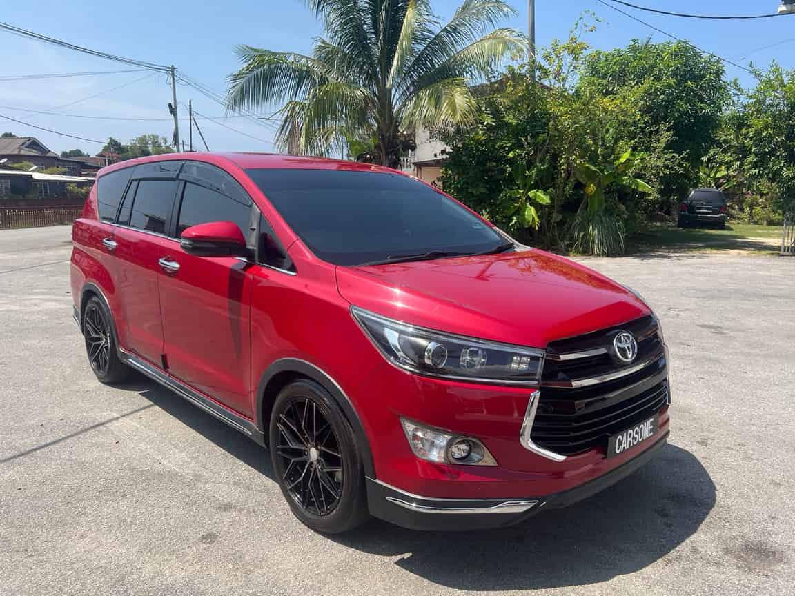 Toyota_Innova_2018_Red_B2C_CARSOME