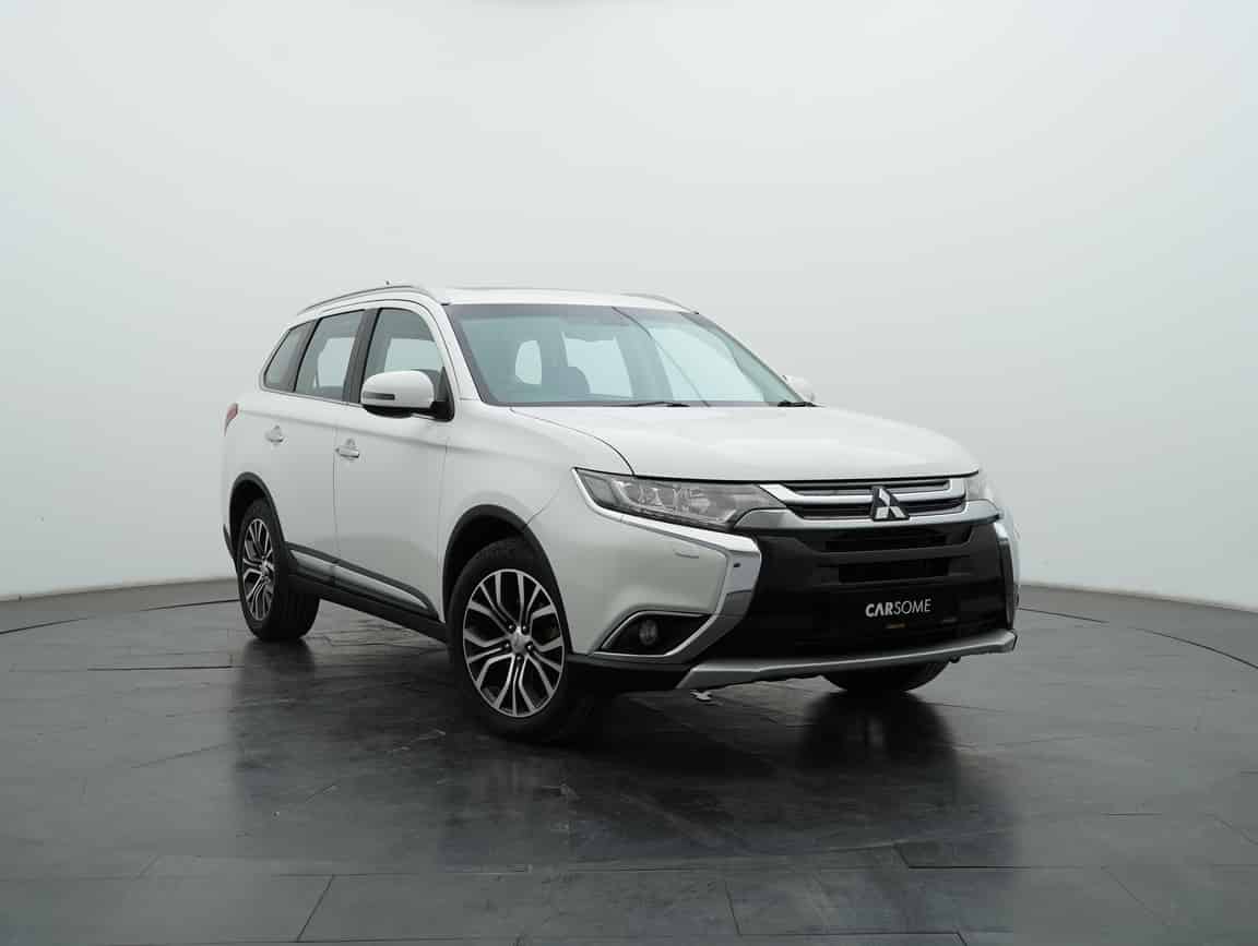 Mitsubishi_Outlander_2016_White_B2C_CARSOME