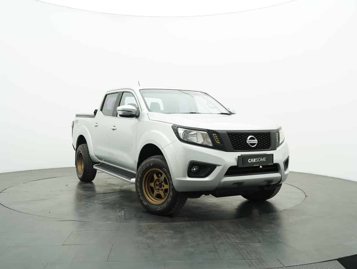 Nissan_Navara_2019_Silver_B2C_CARSOME