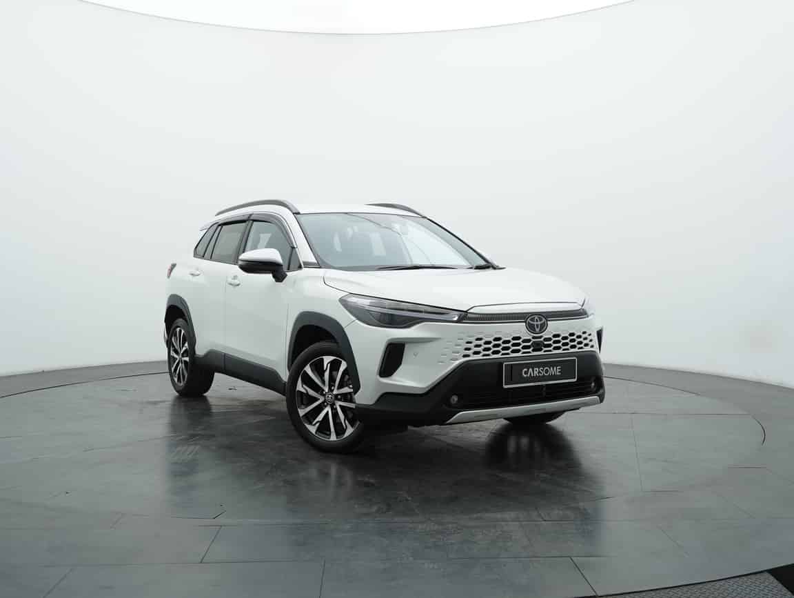 Toyota_Corolla Cross_2025_White_B2C_CARSOME