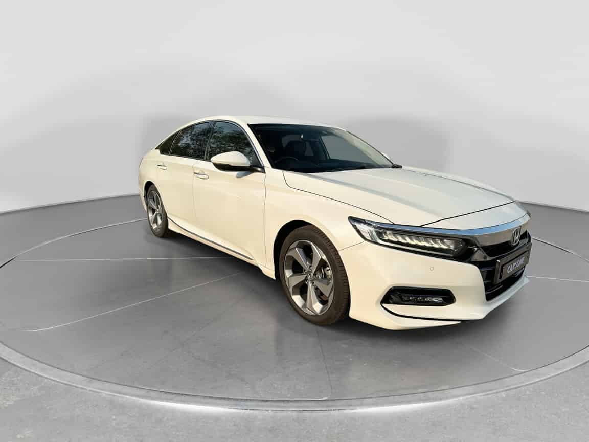 Honda_Accord_2020_White_B2C_CARSOME
