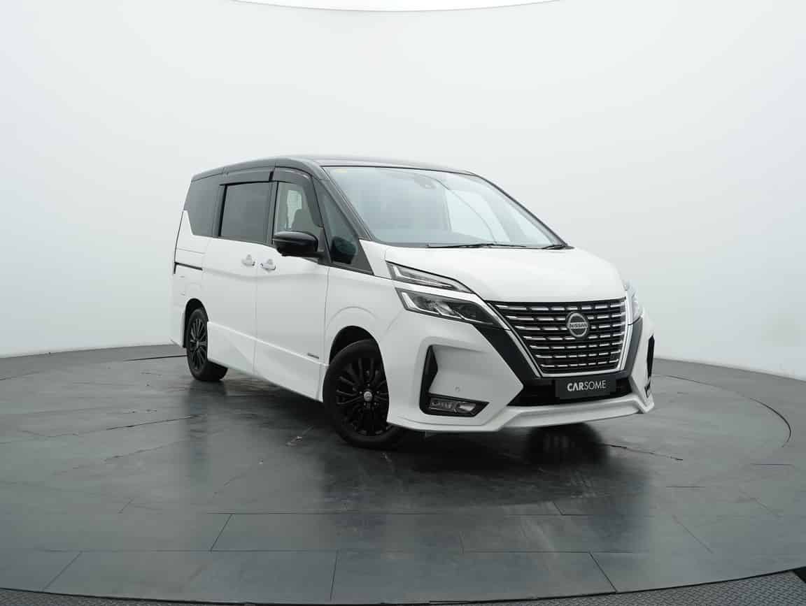 Nissan_Serena_2022_White_B2C_CARSOME