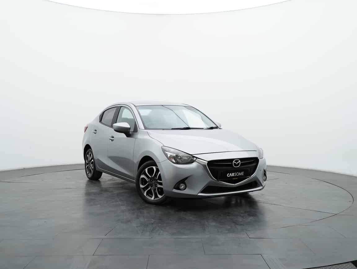 Mazda_2_2015_Kelabu_B2C_CARSOME