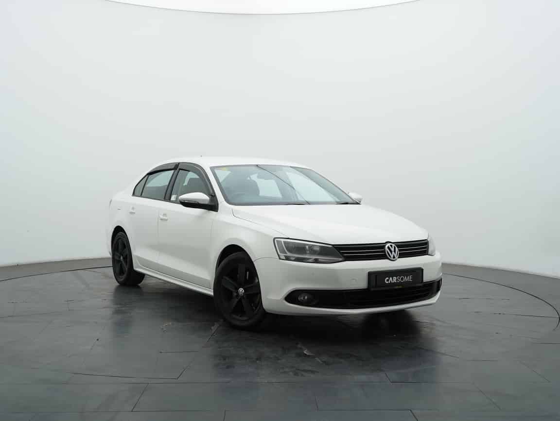 Volkswagen_Jetta_2014_White_B2C_CARSOME