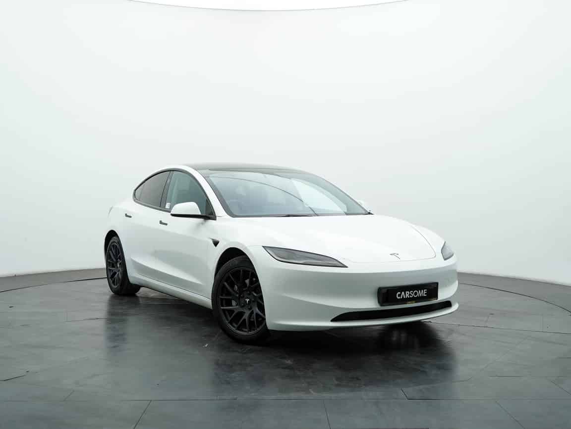 Tesla_Model 3_2023_Putih_B2C_CARSOME