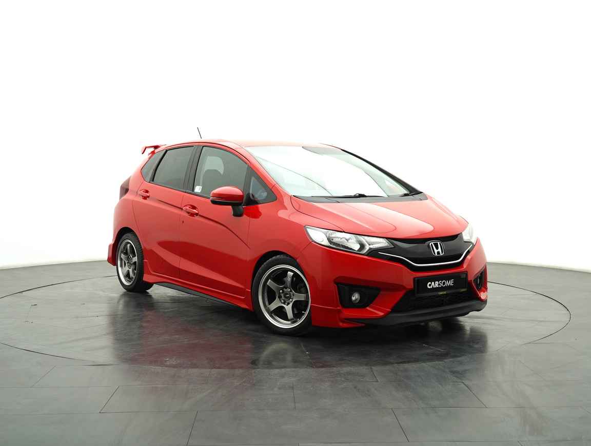 Honda_Jazz_2017_Red_B2C_CARSOME