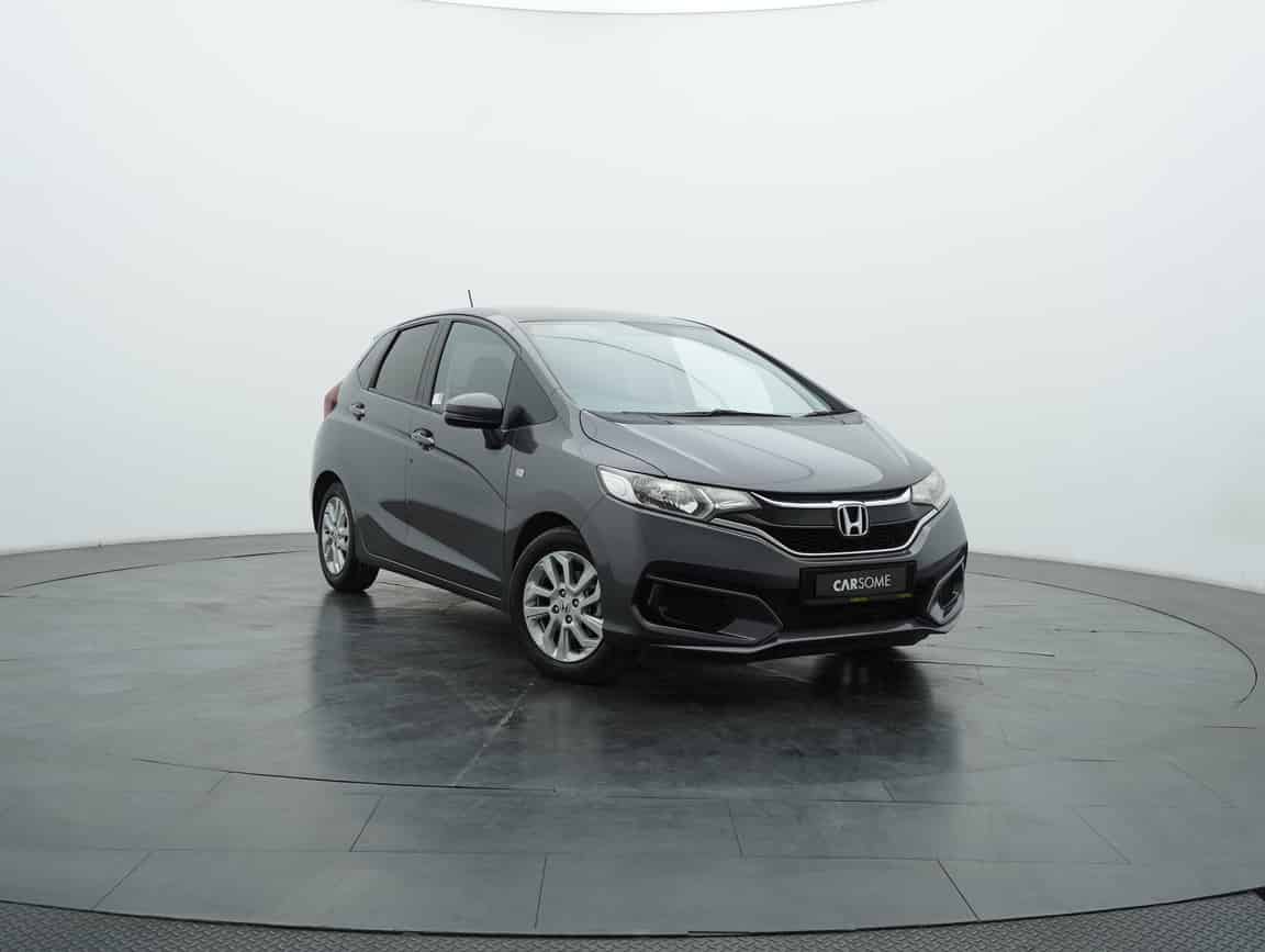 Honda_Jazz_2018_Gray_B2C_CARSOME