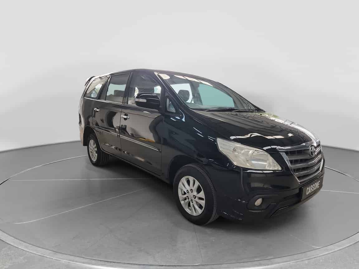 Toyota_Innova_2016_Black_B2C_CARSOME