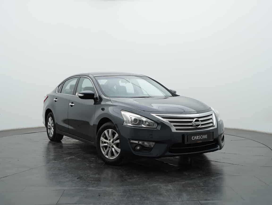 Nissan_Teana_2014_Blue_B2C_CARSOME