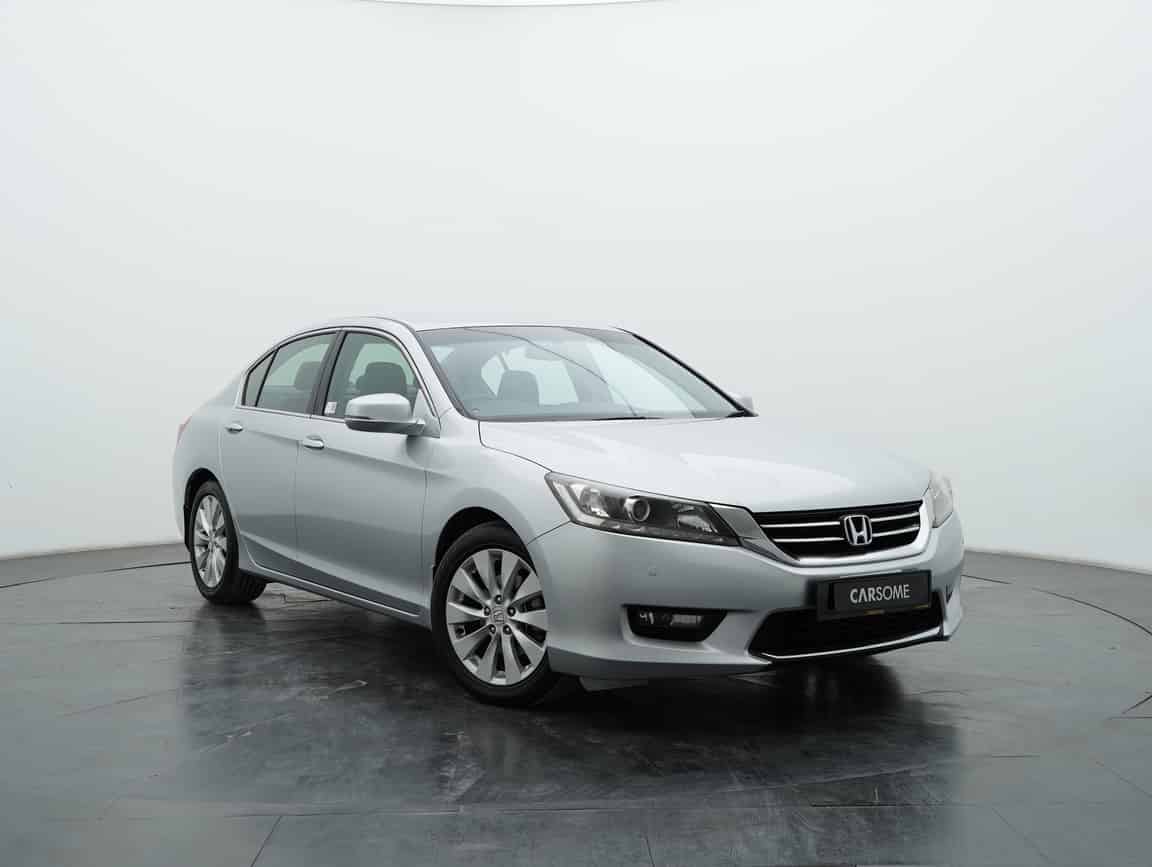 Honda_Accord_2015_Silver_B2C_CARSOME