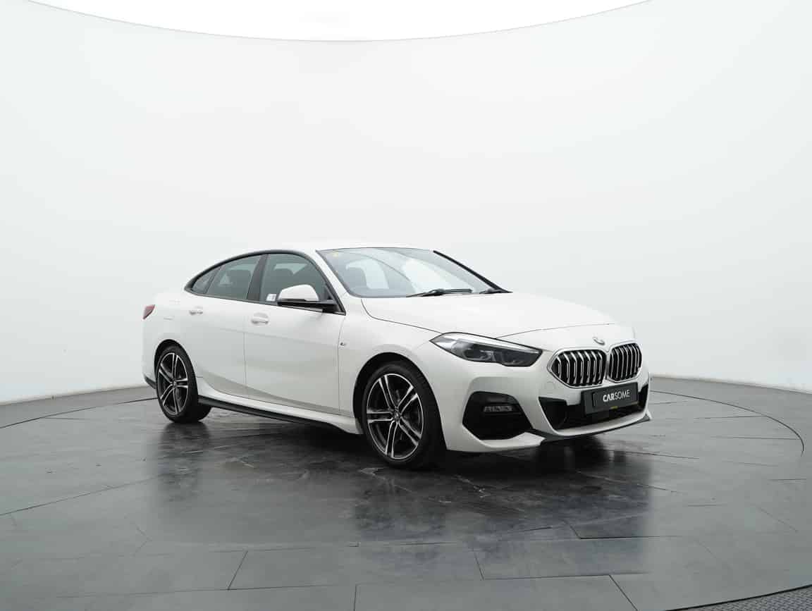 BMW_218i_2020_White_B2C_CARSOME
