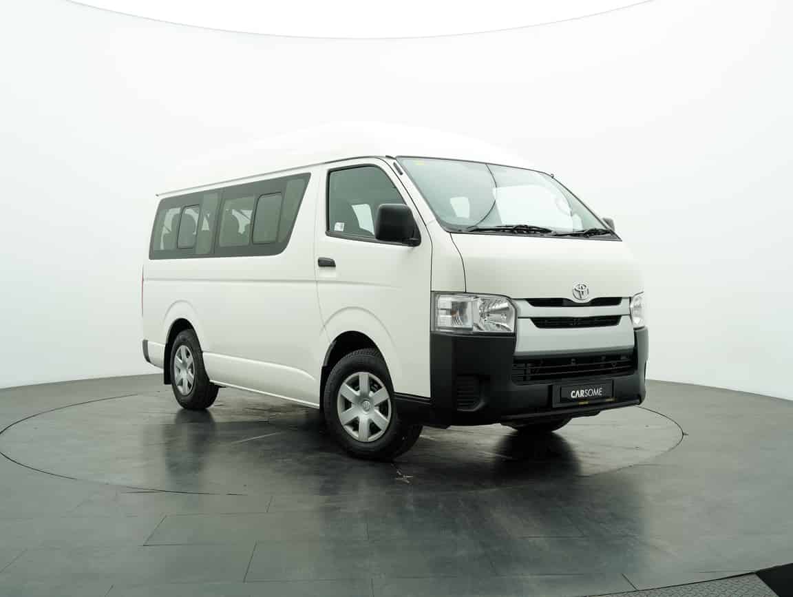 Toyota_Hiace_2016_Putih_B2C_CARSOME
