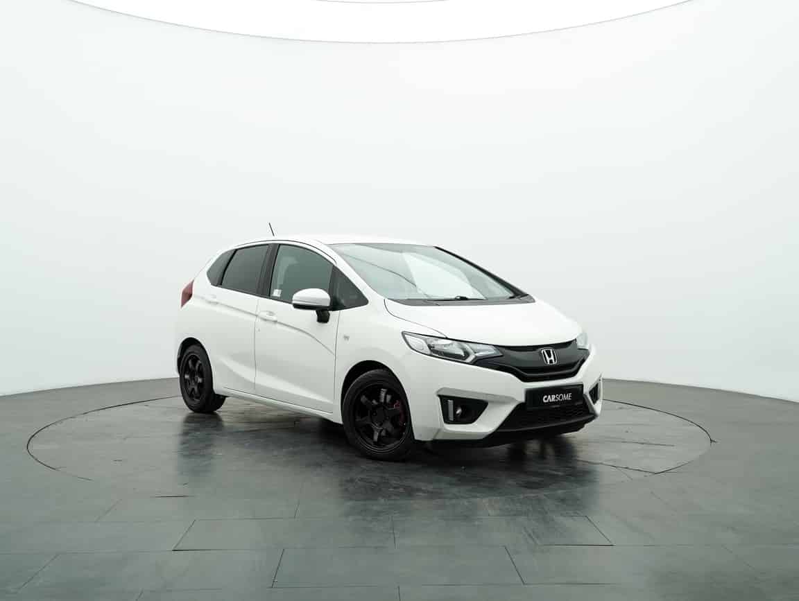 Honda_Jazz_2014_White_B2C_CARSOME