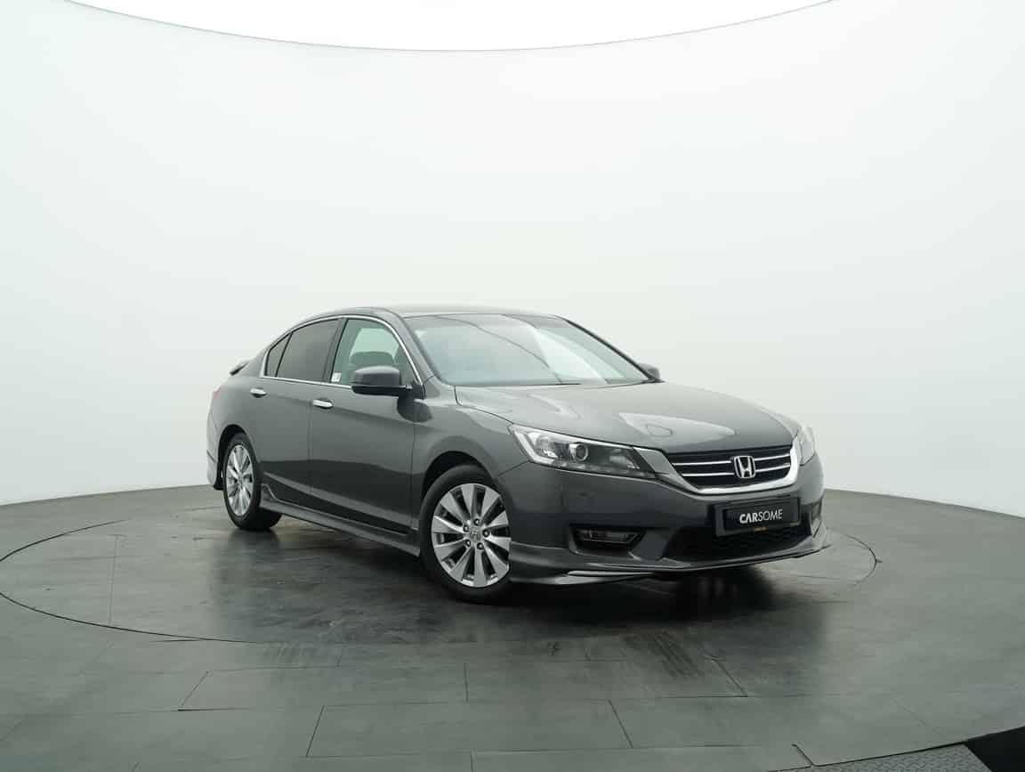 Honda_Accord_2014_Kelabu_B2C_CARSOME