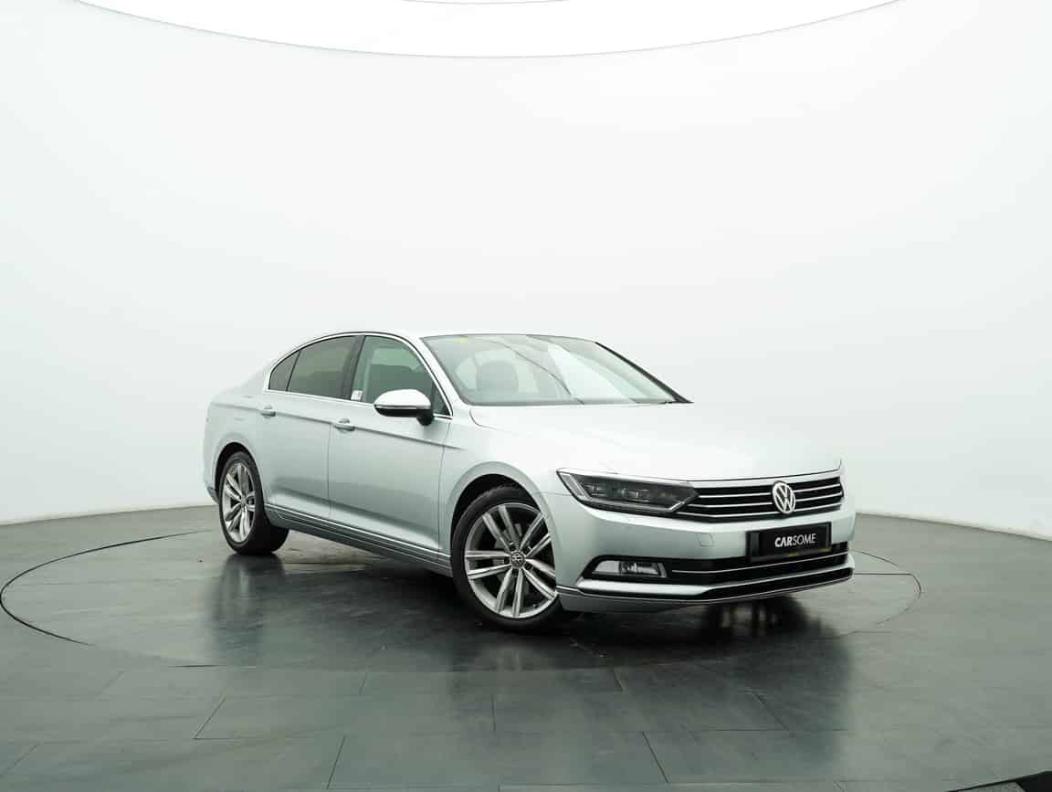 Volkswagen_Passat_2018_Silver_B2C_CARSOME