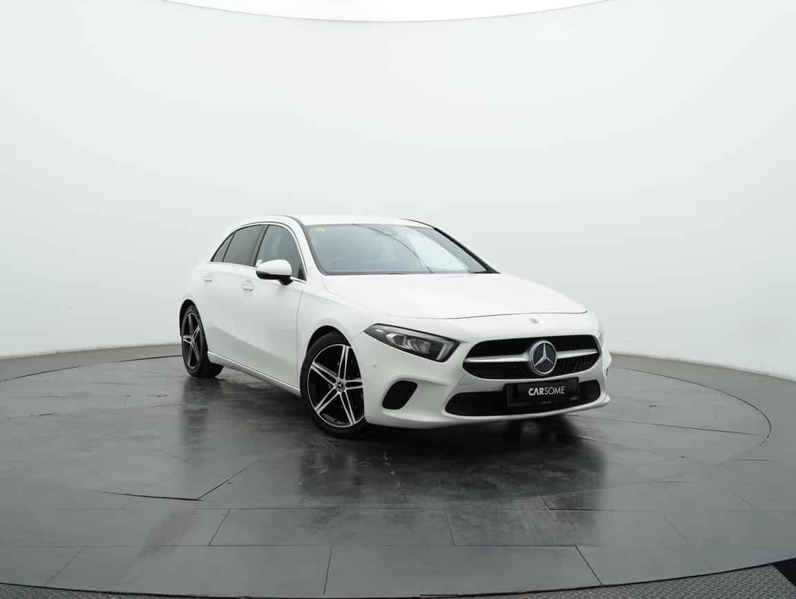 Mercedes-Benz_A200_2018_White_B2C_CARSOME