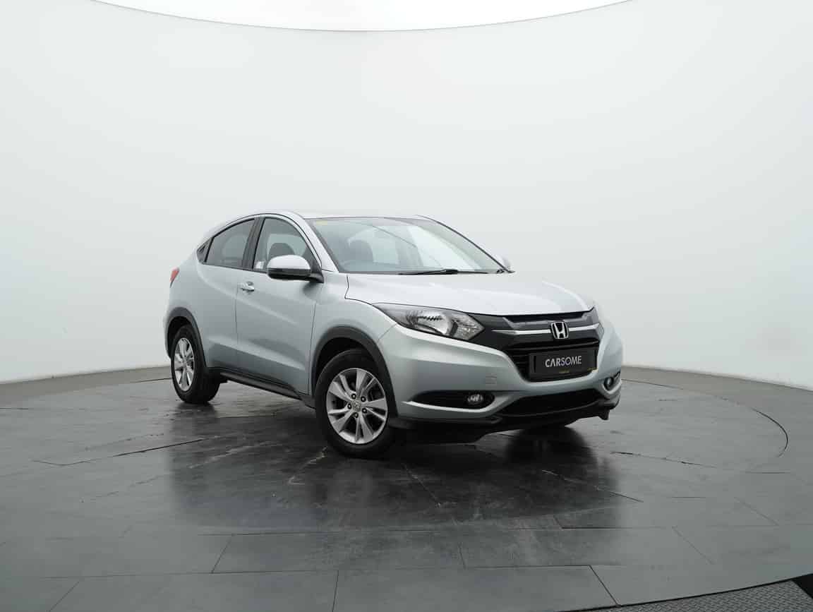 Honda_HR-V_2016_Silver_B2C_CARSOME