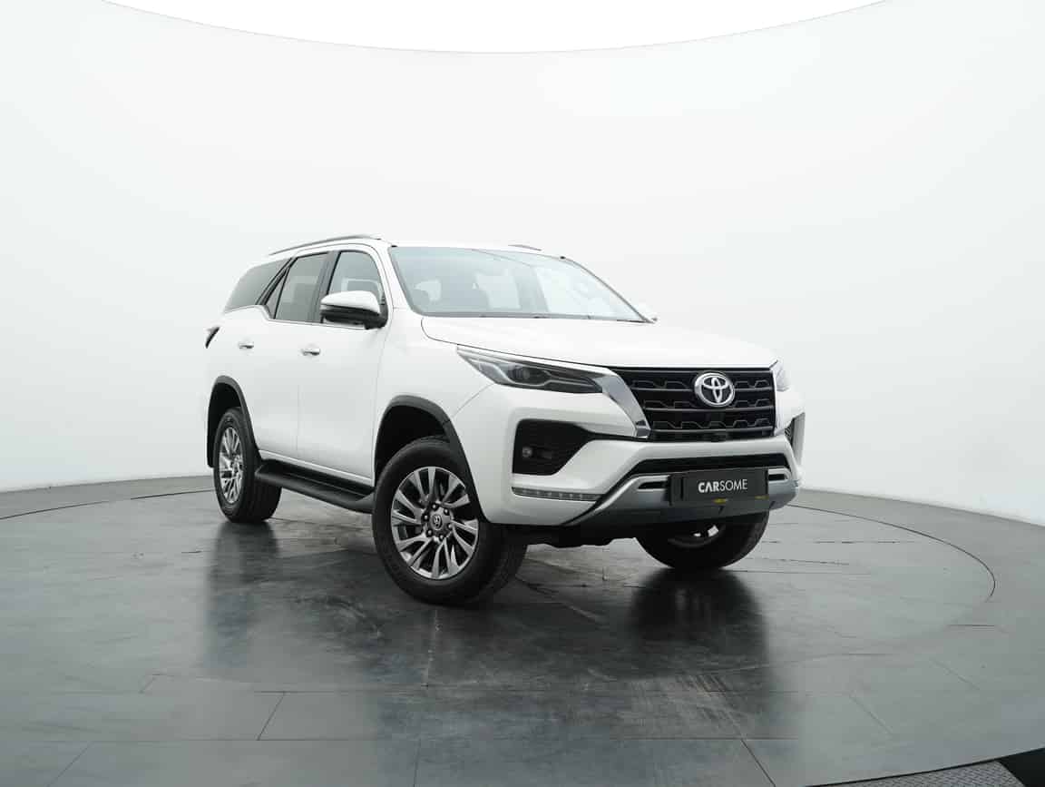 Toyota_Fortuner_2021_White_B2C_CARSOME