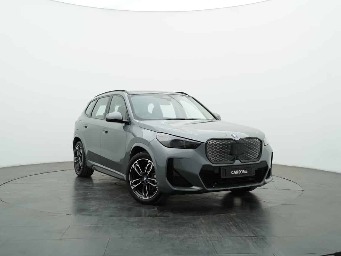 BMW_iX1_2026_Gray_B2C_CARSOME