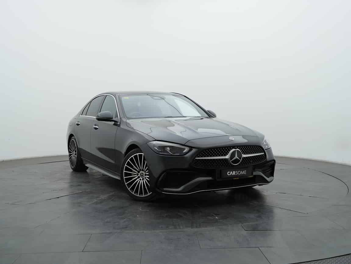 Mercedes-Benz_C300_2023_Black_B2C_CARSOME